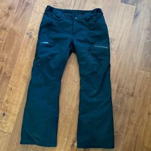 The north face woman’s size large ski pants very warm good condition black